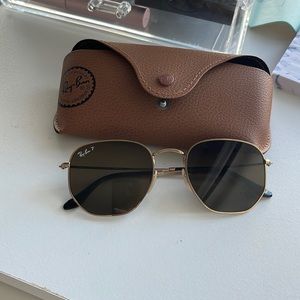 Hexagon rayban sunglasses polarized. With sunglasses case.